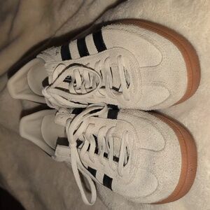 Adidas Handball Spezial Men’s Sneakers with Black Stripes